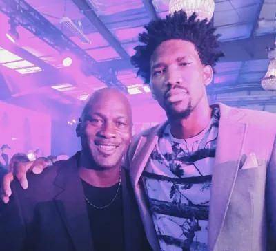 走向大巴 走向大巴